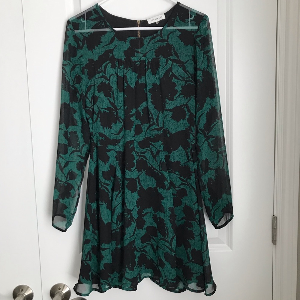 Long sleeve mini dress with zipper back detail